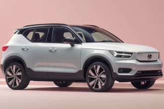Электромобиль Volvo xc40