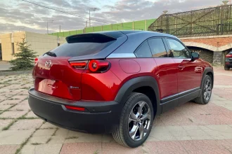 Mazda MX-30: Стильный электромобиль с характером