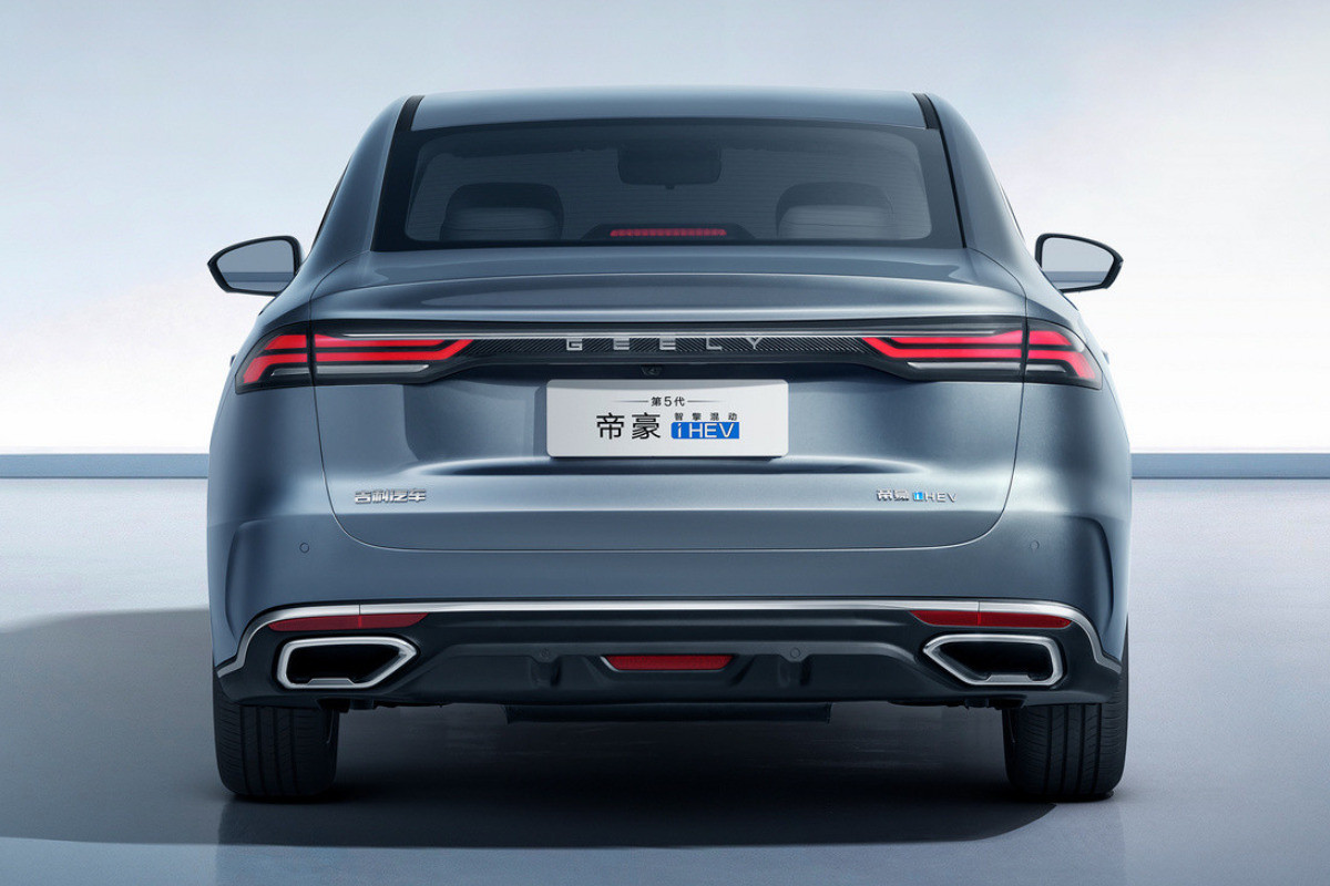 Гибрид Geely Emgrand i-HEV выходит на китайский рынок